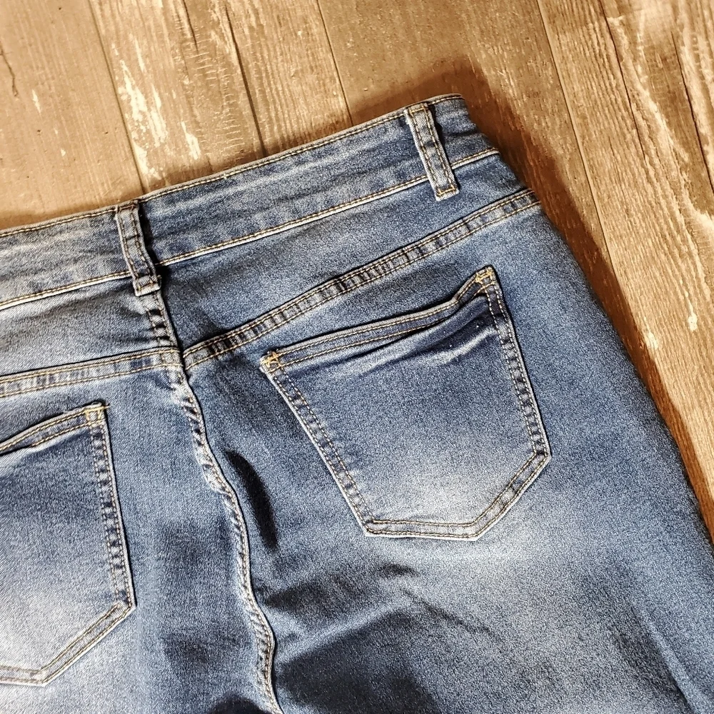 Fashion Nova Stretchy Blue Skinny Jeans Size 15/16 NWOT